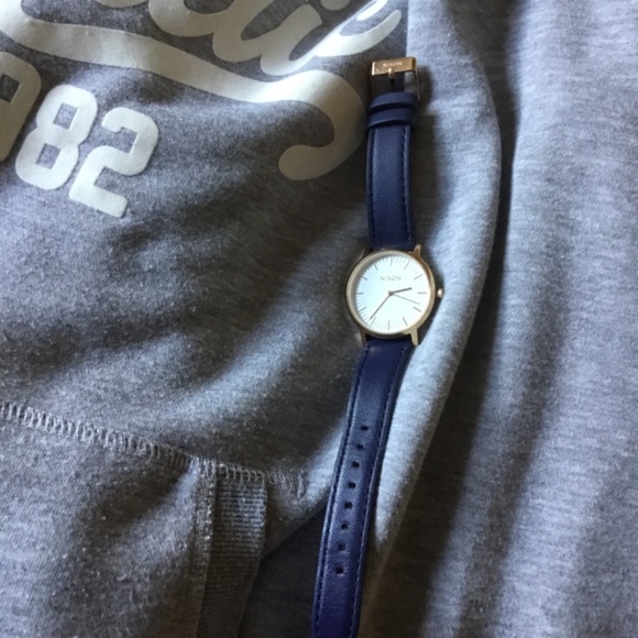 Nearly New Nixon Watch - Picture 6 of 6